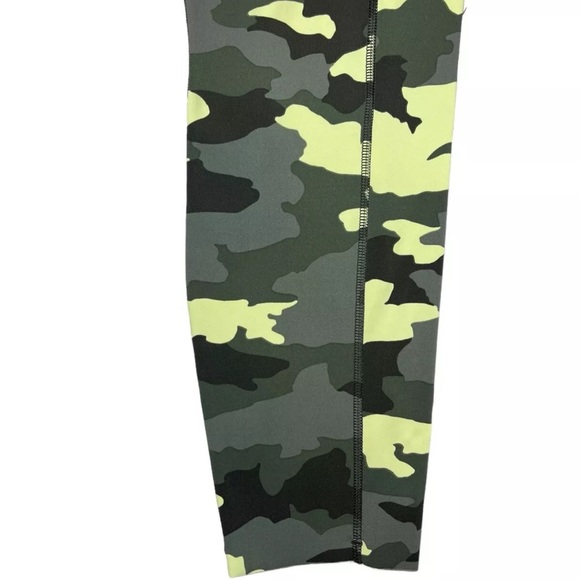 ⚡️SOLD⚡️Lululemon Fast Free High-Rise Crop Tight Leggings Camo Crispin Green - Picture 11 of 15